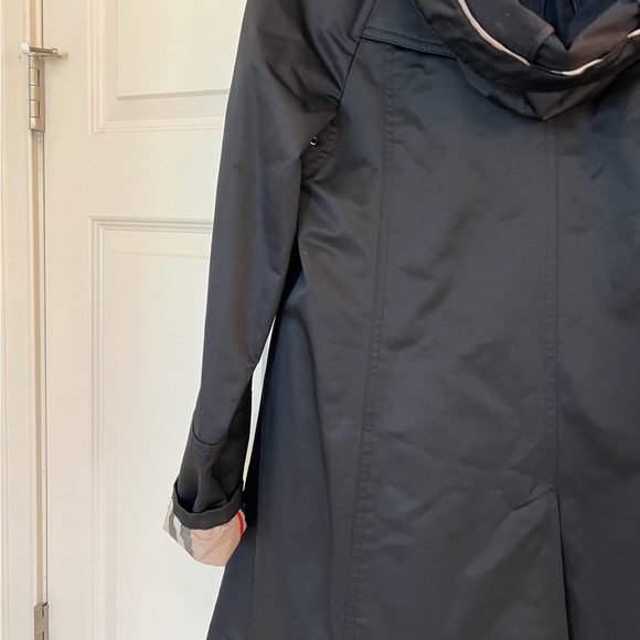 Burberry Bowpark Coat - Picture 10 of 14